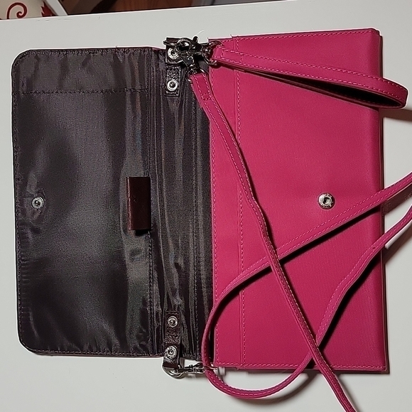 Rowallan of Scotland "SEDONA" Raspberry Nylon Crossbody Convertible Clutch Purse - Picture 9 of 12